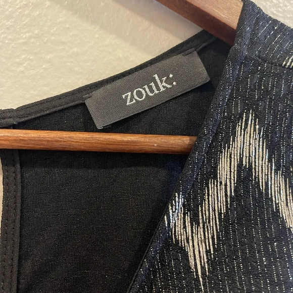 Zouk: Black and Gold Shimmer Chevron‎ Mini Dress Size Large - Picture 4 of 8